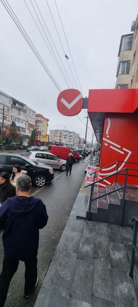 ”Oprire interzisă” pe un bulevard circulat din Pitești! Se ridică mașinile...