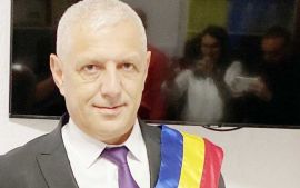 Primarul din Călinești spune că a fost șantajat de familia fetei care îl acuză de hărțuire sexuală