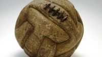 Istoria mingii de fotbal! Din ce era confecționată în antichitate?