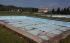 S-a promis super parc acvatic și sirene în piscină. Azi, ștrandul din Curtea de Argeș arată deplorabil
