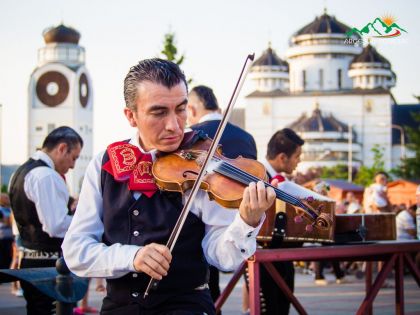 11 august - Festivalul de Folclor Carpați vine la Mioveni