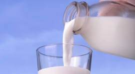 Copiii din Piteşti nu mai primesc lapte proaspăt în şcoli